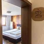 Inn Chaplin *
